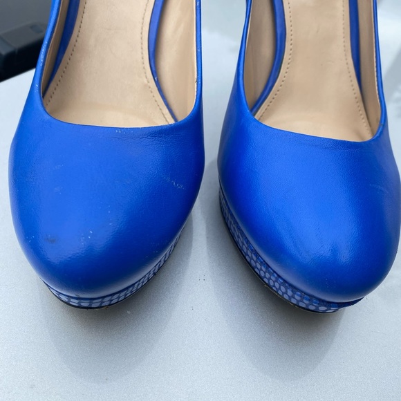 Joan David Pumps - Picture 4 of 5